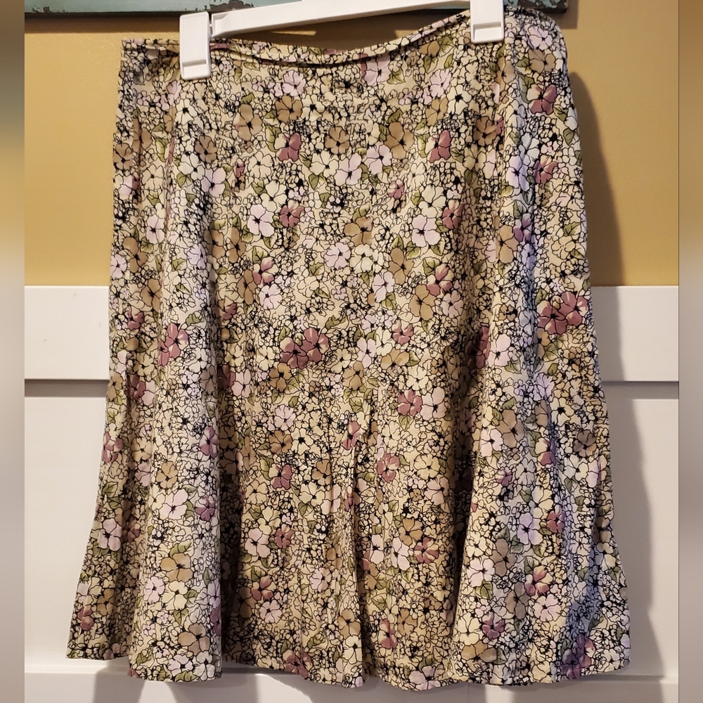 Villager Liz Claiborne Company Size 12 Floral Fully Lined Skirt
